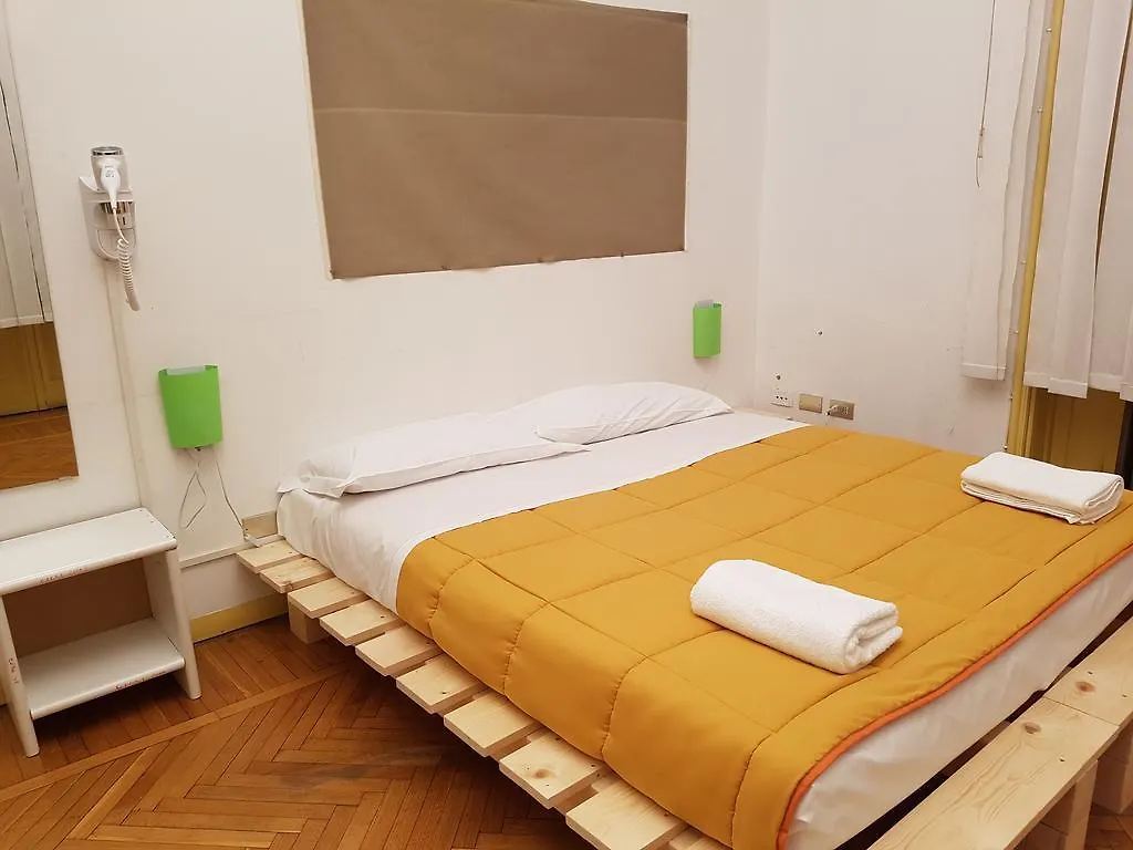 *** Alojamento de Acomodação e Pequeno-almoço Innperfect Room Central Station Milão Itália
